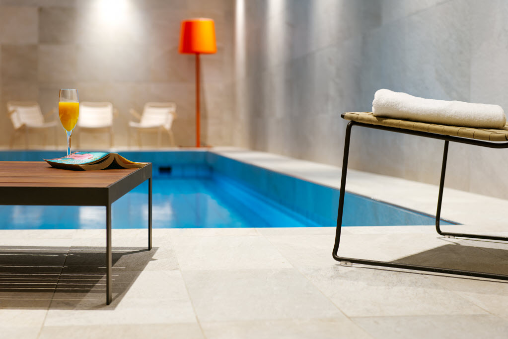 Kuvaoikeudet:: Jimmy Eriksson AB, Kocksgatan 17K, 116 24 Stockholm, +46 703 73 44 29, info@jimmyeriksson.se Scandic Backadal, relaxation area and pool